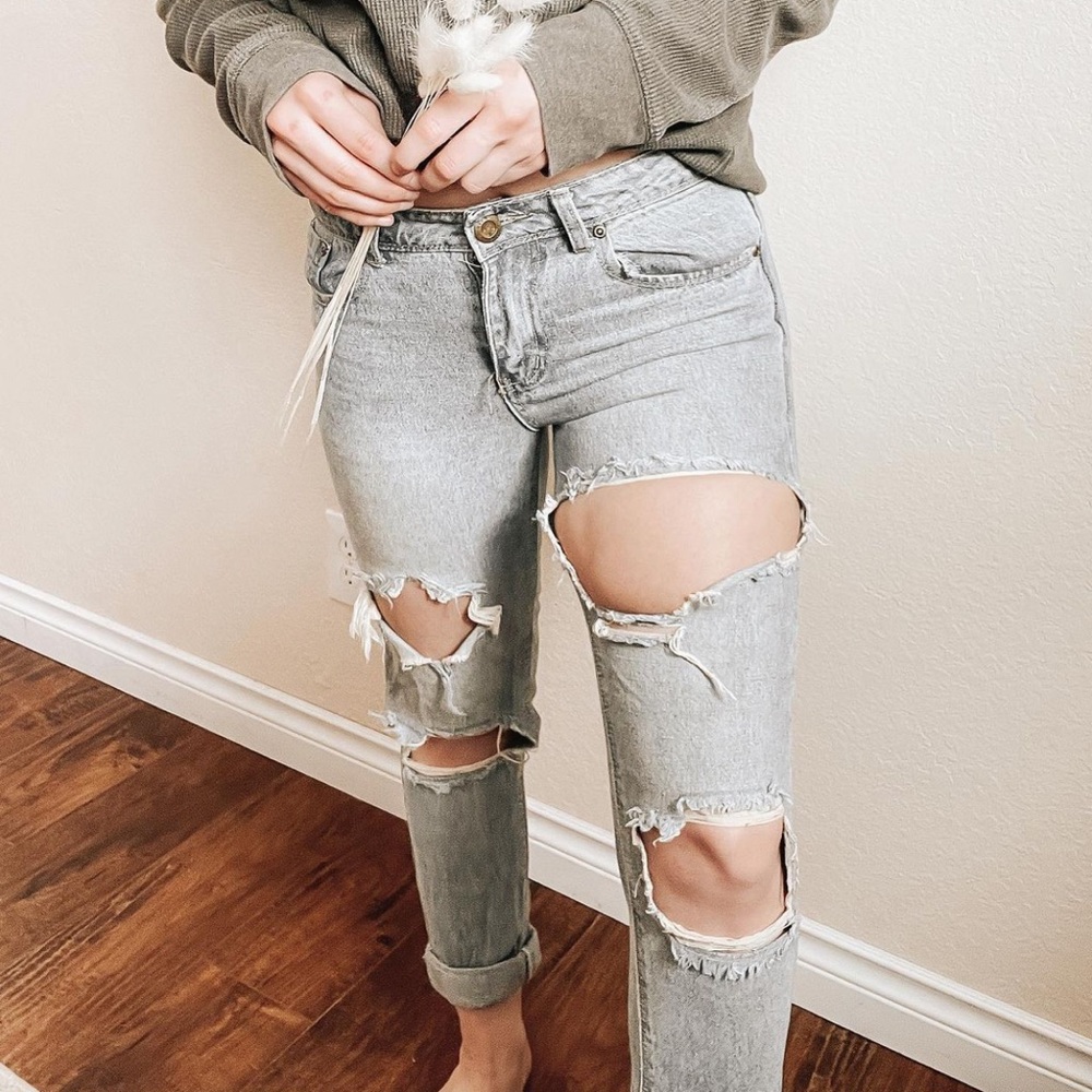 Boohoo High Waisted Distressed Jeans